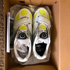 BRAND NEW Women’s Spin Shoes Size 6